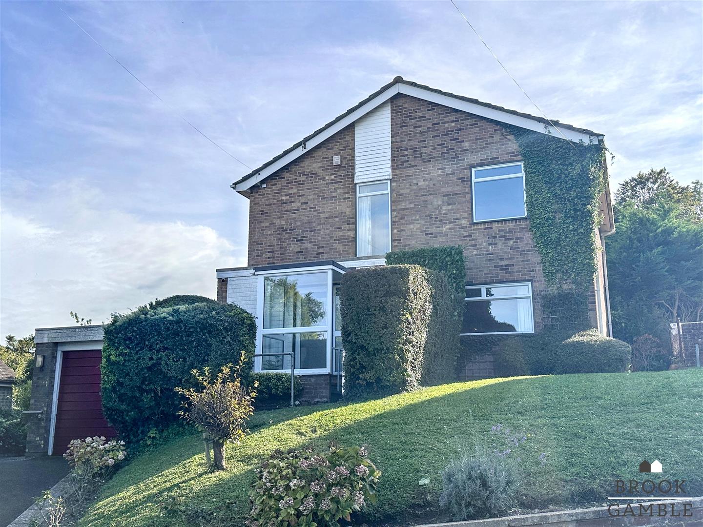 3 Bedroom House for Sale: £499,950. Old Mansion Close in Eastbourne, East Sussex
